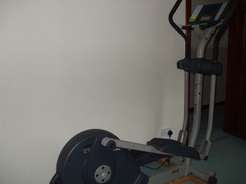 Cross trainer