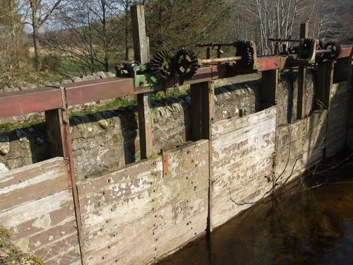 Sluice gate